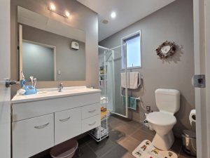 Upstairs bathroom