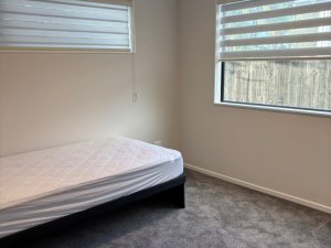 flat L1 Right Room