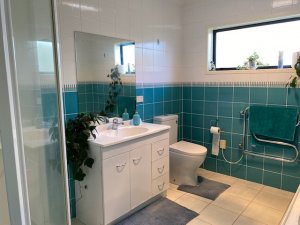 Bath Room Yaldos family