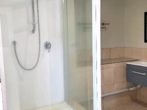 Bathroom 1-1