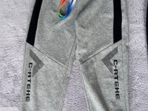 ズボン　グレー