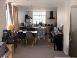 5E60814E-A677-404C-A595-6468941B78CE