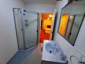 Ensuite Bath & Shower (2)