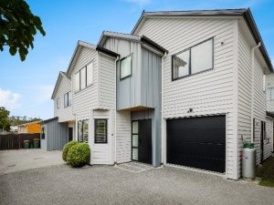 Less than 3MB 4c Aveline-31