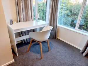 flatmate_desk