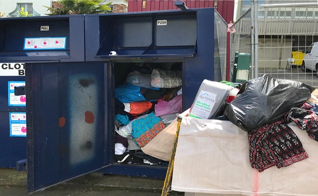 Clothing bin