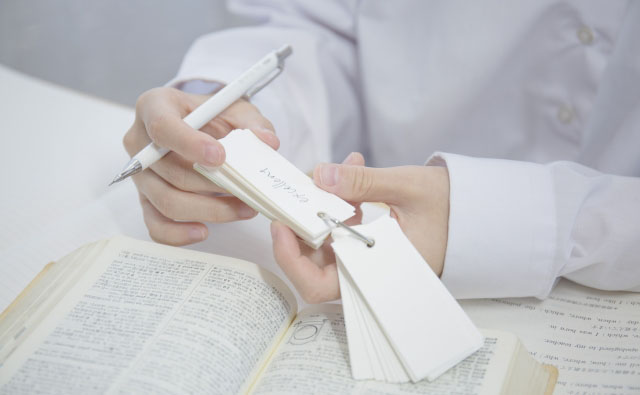 TOEIC or IELTS？